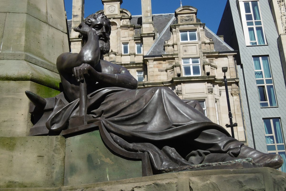 5thLackey's tweet photo. #Newcastle #Monument to #Stephenson by #JCLough 1862 detail 'four heroic corner figures' #Pevsner. #Platelayer with piece of #railtrack, #Miner with #safetylamp, #Blacksmith with #anvil & #Locomotiveengineer with #railwayengine https://t.co/lZx4vVKtX9
