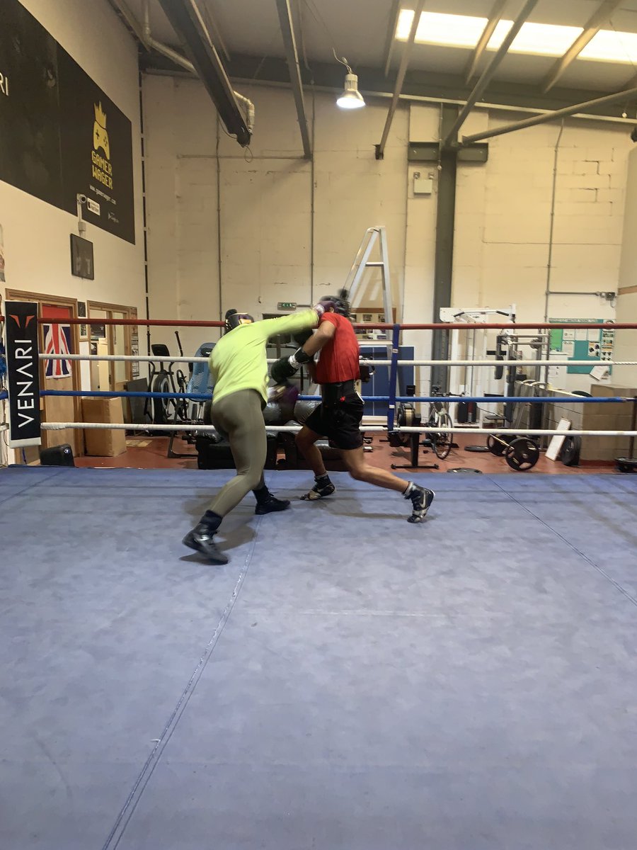 Another good 6 rounds sparring for <a href="/chantellecam/">Chantelle Cameron</a> with <a href="/LeroneHarrison7/">Lerone Harrison</a> today