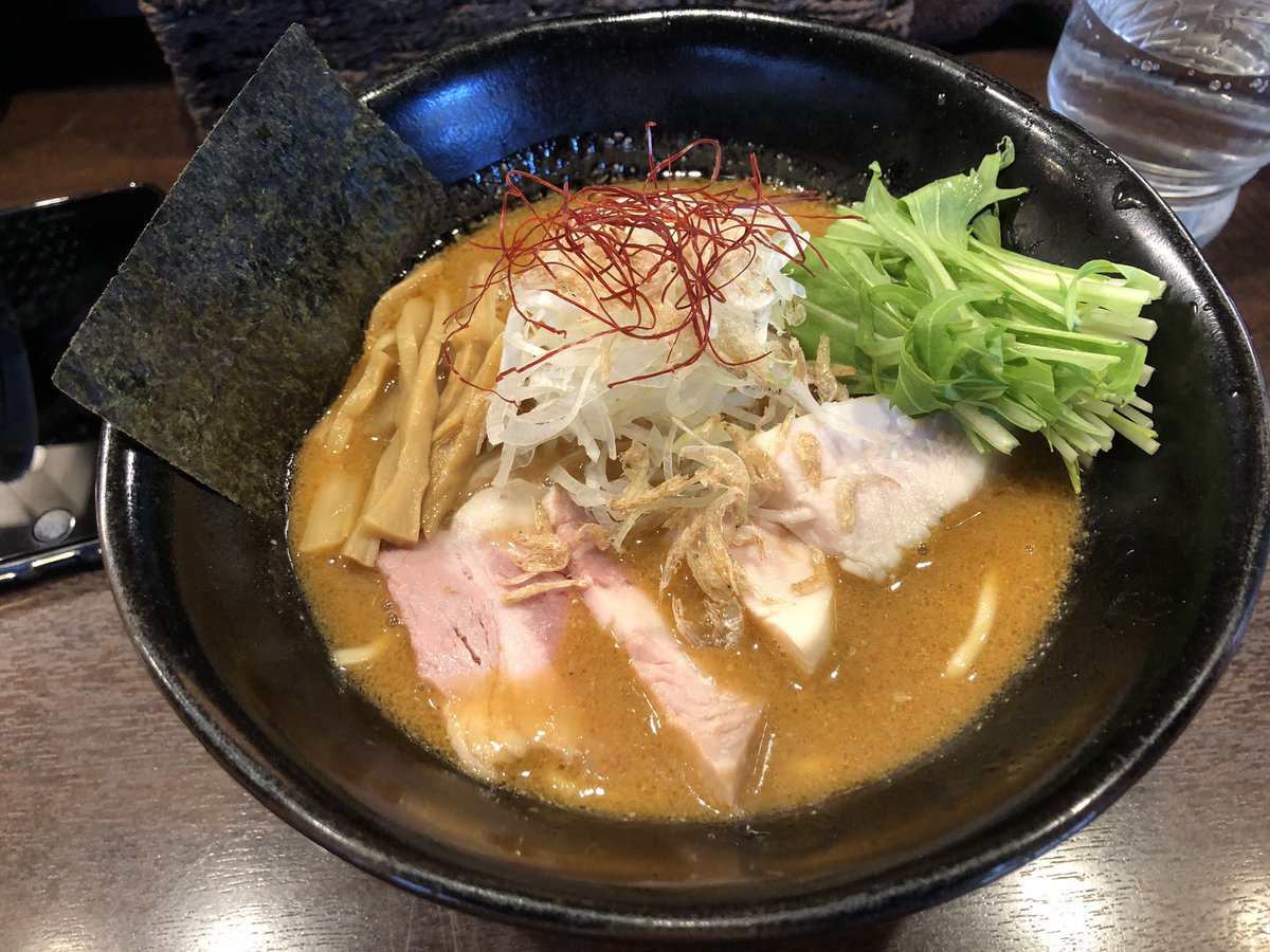 hiromu_jk's tweet photo. #GANCONNOODLE 駒込店
ガンコンエビ味噌ラーメン¥1130
味:★★★★★
量:★★★★☆
コスト:★★☆☆☆
一言:16杯目。めっちゃ海老。拘りを感じる。スパイスカレーも旨そうだった。店内にはフェンダーのスピーカーから古き良きロックが流れていた
#今週のラーメン上甲
#今週のラーメン上甲2023 https://t.co/KYPvkRtSJP