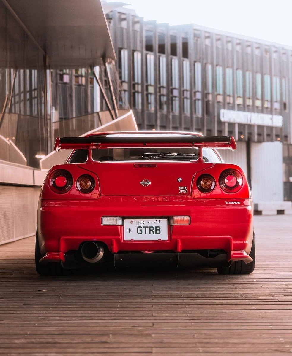 DailyGTRTM's tweet photo. Red Skyline 😍 https://t.co/uenSbsT4in