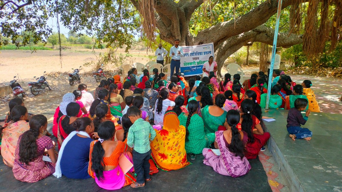 WOTRIndia's tweet photo. 🌱@WOTRIndia's recent training in Vaiju Babhulgaon, #Maharashtra, in partnership with @NABARDOnline, gathered women farmers from 5 villages. The session emphasised #OrganicFarming techniques & using #FarmPrecise for crop advisories, along with a Q&A on farmers' crop concerns.🌾💬 https://t.co/OpQW2mH7zz