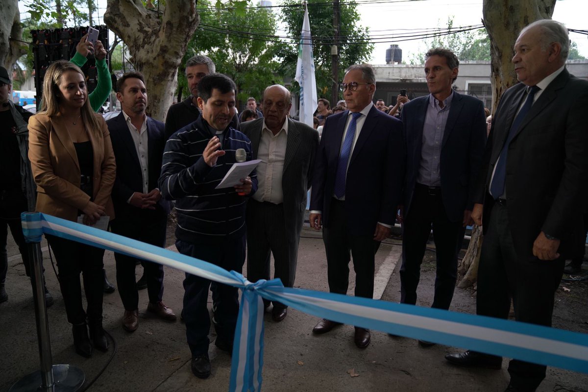 PablocDescalzo's tweet photo. Con una enorme alegría inauguramos el Centro Regional Universitario #Ituzaingó, un sueño que logramos con muchísimo esfuerzo y trabajo. https://t.co/oOftjoGWm4