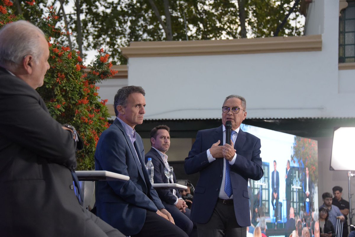 PablocDescalzo's tweet photo. Con una enorme alegría inauguramos el Centro Regional Universitario #Ituzaingó, un sueño que logramos con muchísimo esfuerzo y trabajo. https://t.co/oOftjoGWm4