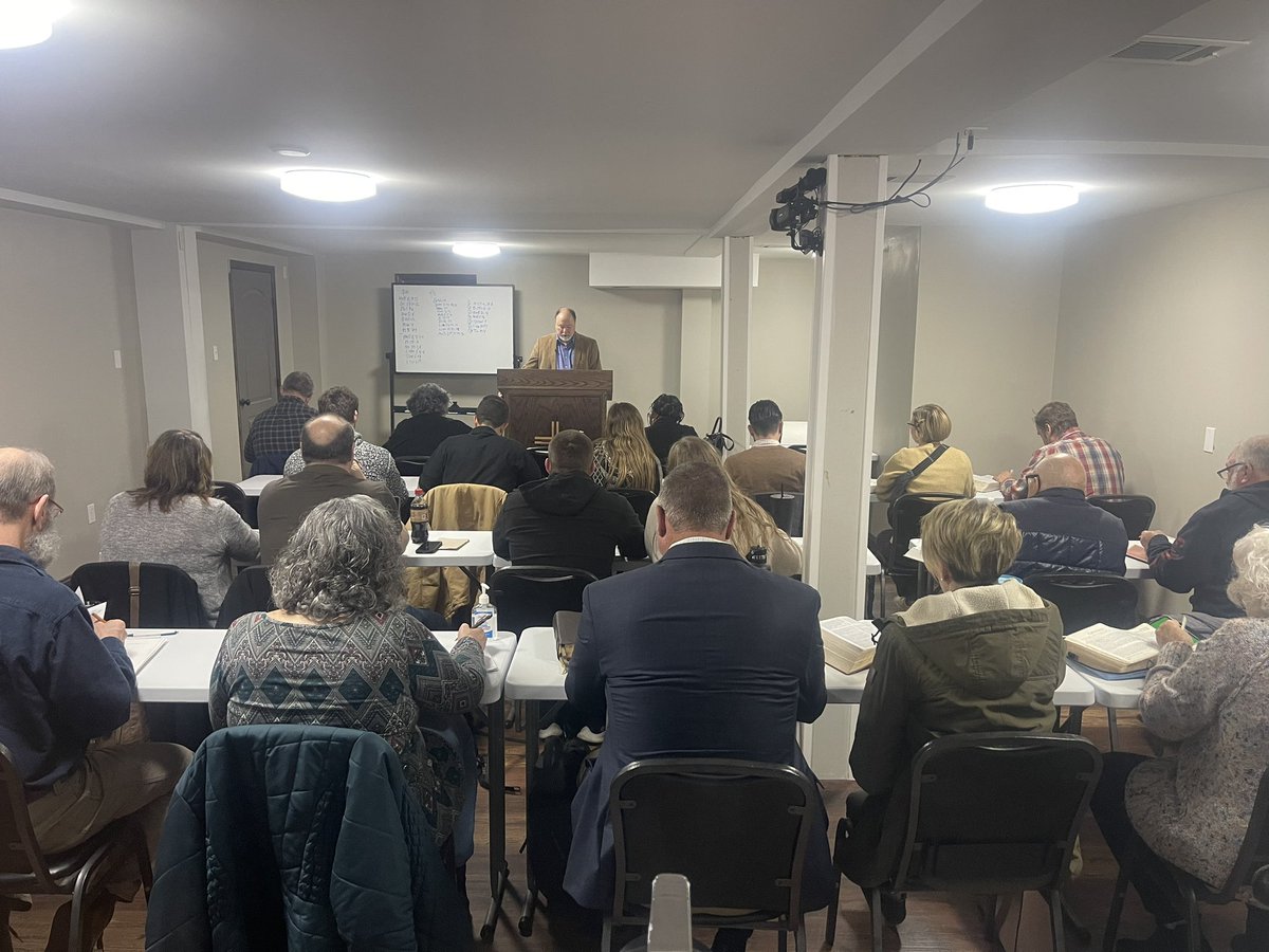 1ReformedHBG's tweet photo. Adult Sunday School studying prayer, Part II.  See the lesson online here and join us next week, 9:30am:

https://t.co/k5Y7m0PsMd https://t.co/4JWcBF7qYz