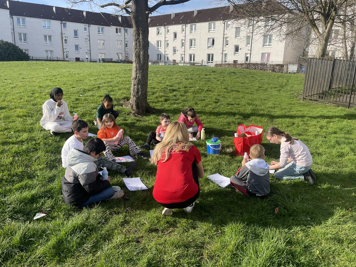 Day 1 of Easter Programme was phenomenal🤩🐰🪺
A fantastic session up at the new Sighthill Park with a Easter Egg Hunt and Spray Painting with 20+ yp🎨
Then a hop,skip and jump over to Calton Youth Drop In where we had hotdogs, and got messy as the ‘Electric Fairy had been!🎉☺️