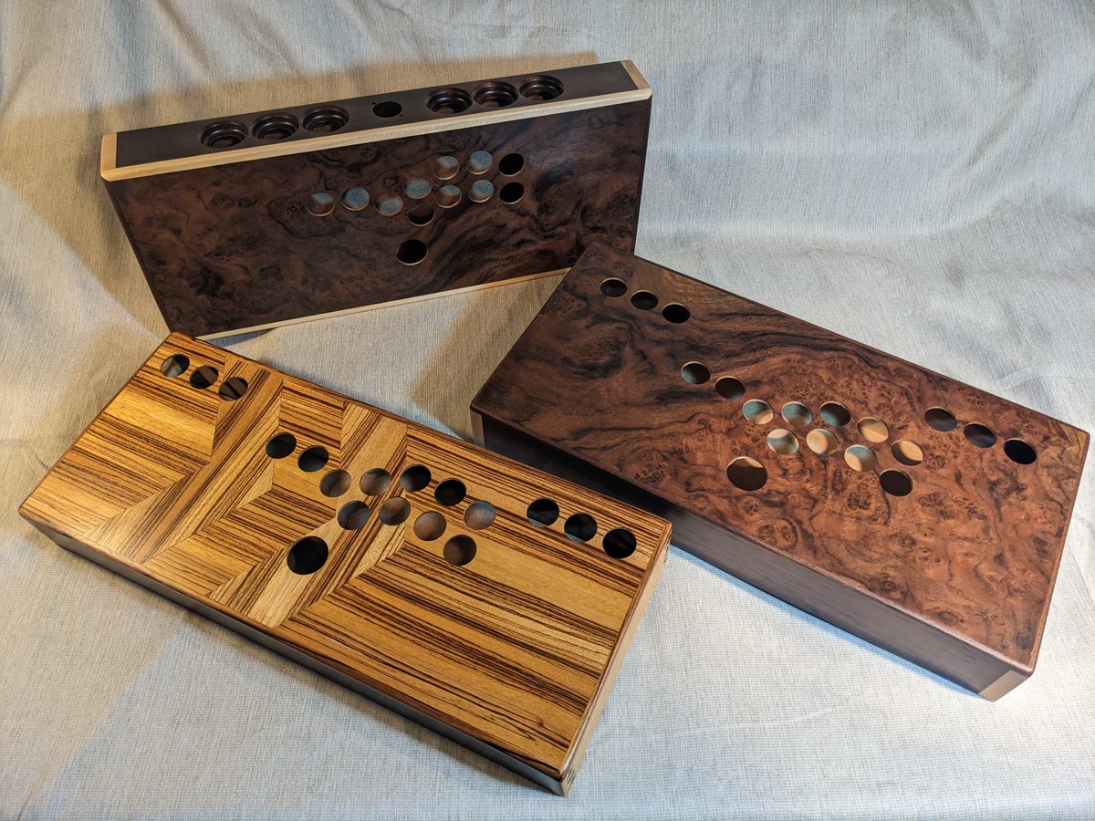 arborcade's tweet photo. I made a website where one could buy my fightsticks (like these ones). Come check out the stuff at: https://t.co/PB1ZLX7AFN

#fightsticks #hitbox #FGC https://t.co/zYxTPqIlwl