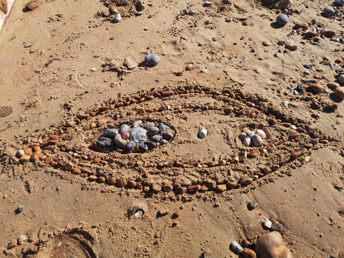 My latest beach art that i thought might get some twitter love!  🏖️😎❤️♀️<a href="/millihill/">Milli Hill</a> <a href="/VivaVulva/">VivaLaVulva</a>
<a href="/EvrydayFeminism/">Everyday Feminism</a> <a href="/FeministArtCo/">Feminist Art Coalition</a> #vivalavulva