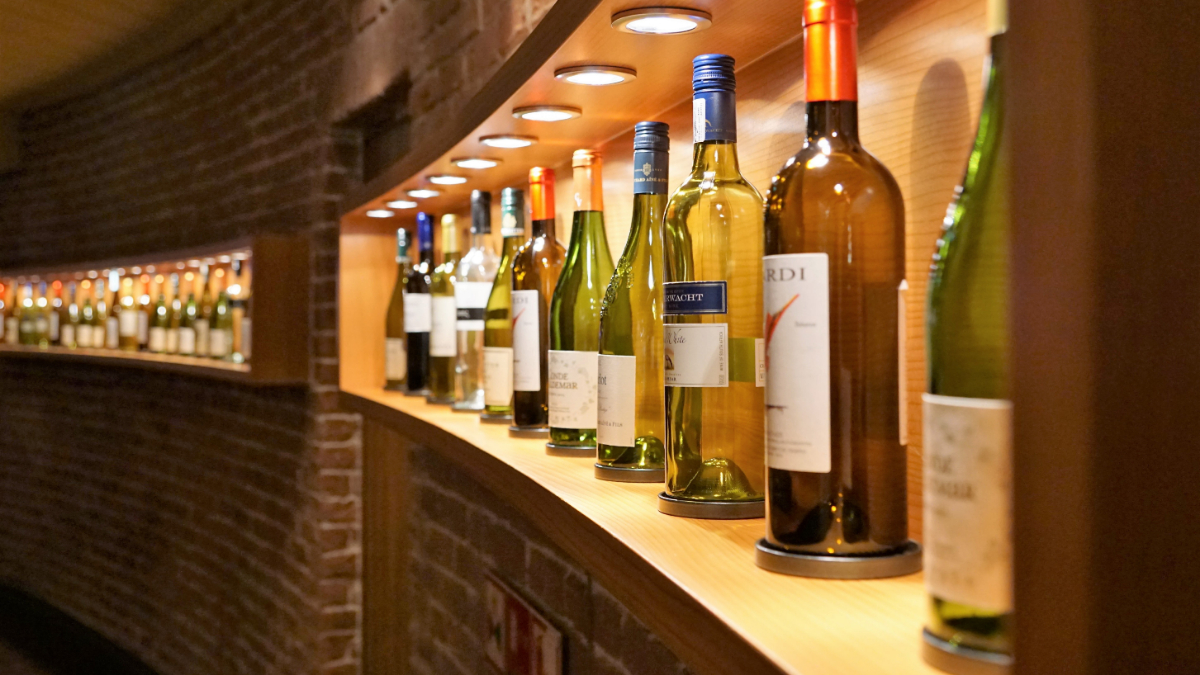 #BEBIDAS #GASTRONOMÍA Las cinco bodegas españolas más admiradas en el mundo dlvr.it/SlyxtM  <a href="/TheLuxonomist/">The Luxonomist</a>