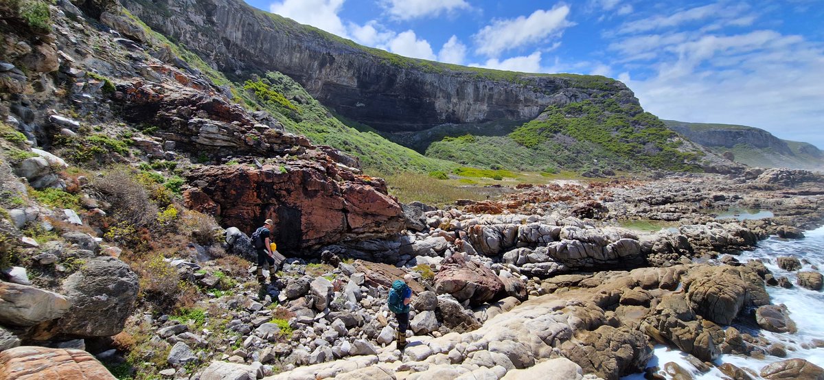 SapienCE_UiB's tweet photo. 📢Join #SapienCE team and explore early human adaptations to shifting #coastlines in southern #Africa! 🇿🇦 A #postdoc position in #archaeology at @UiB_HF is now available as part of the @SEAS_UiB. Deadline: JUNE 12, 2023. See link for details:
https://t.co/zto82YehOS https://t.co/vZzRRH31Ox
