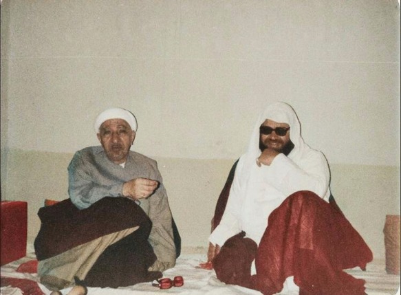 إلى أتباع #بدعة_السفارة وكبيرهم #الماسون_الأكبر وجميع المتعاطفين معهم دون استثناء، لا يوجد كلام بعد كلام سماحة #السيد_عبدالله_الغريفي جميعكم أصغر من أن تنالون من السيد بكلمات مرسلة لكم في قروب التلغرام تبعكم!
أكبر راس عندكم لا يصل إلى مستوى علم سماحة السيد ومكانته.