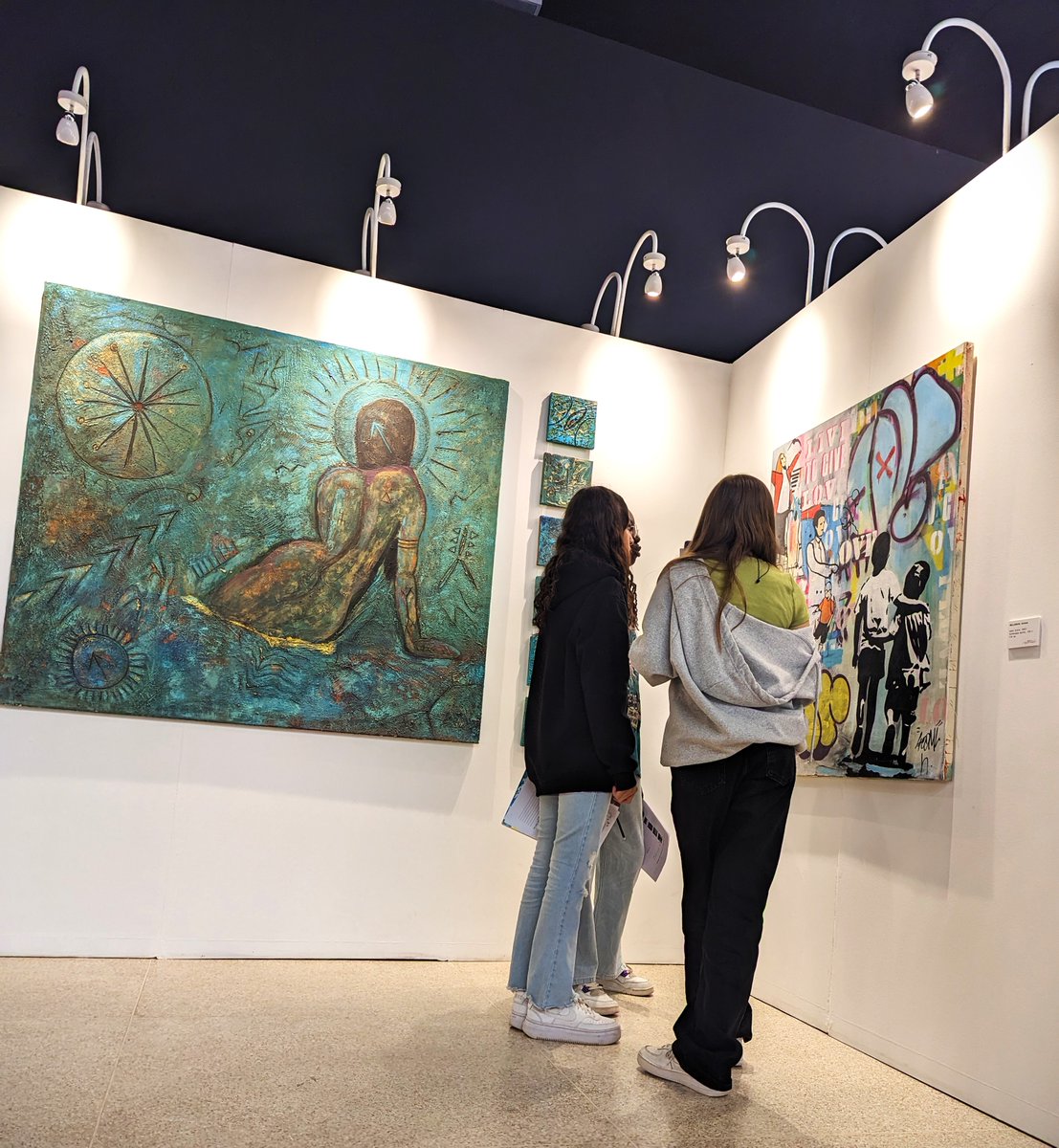 lvhmarrakech's tweet photo. [EXPOSITION] Dix artistes de la scène contemporaine #marocaine expose actuellement au @lvhmarrakech dans le cadre du dispositif #pARTcours. Laquelle exposition sera ouverte au grand public les samedis 8 et 15 avril. De 10h à 12h. Venez, l'entrée est libre ! @aefeinfo #efm #maroc https://t.co/0dTKI3aCiD