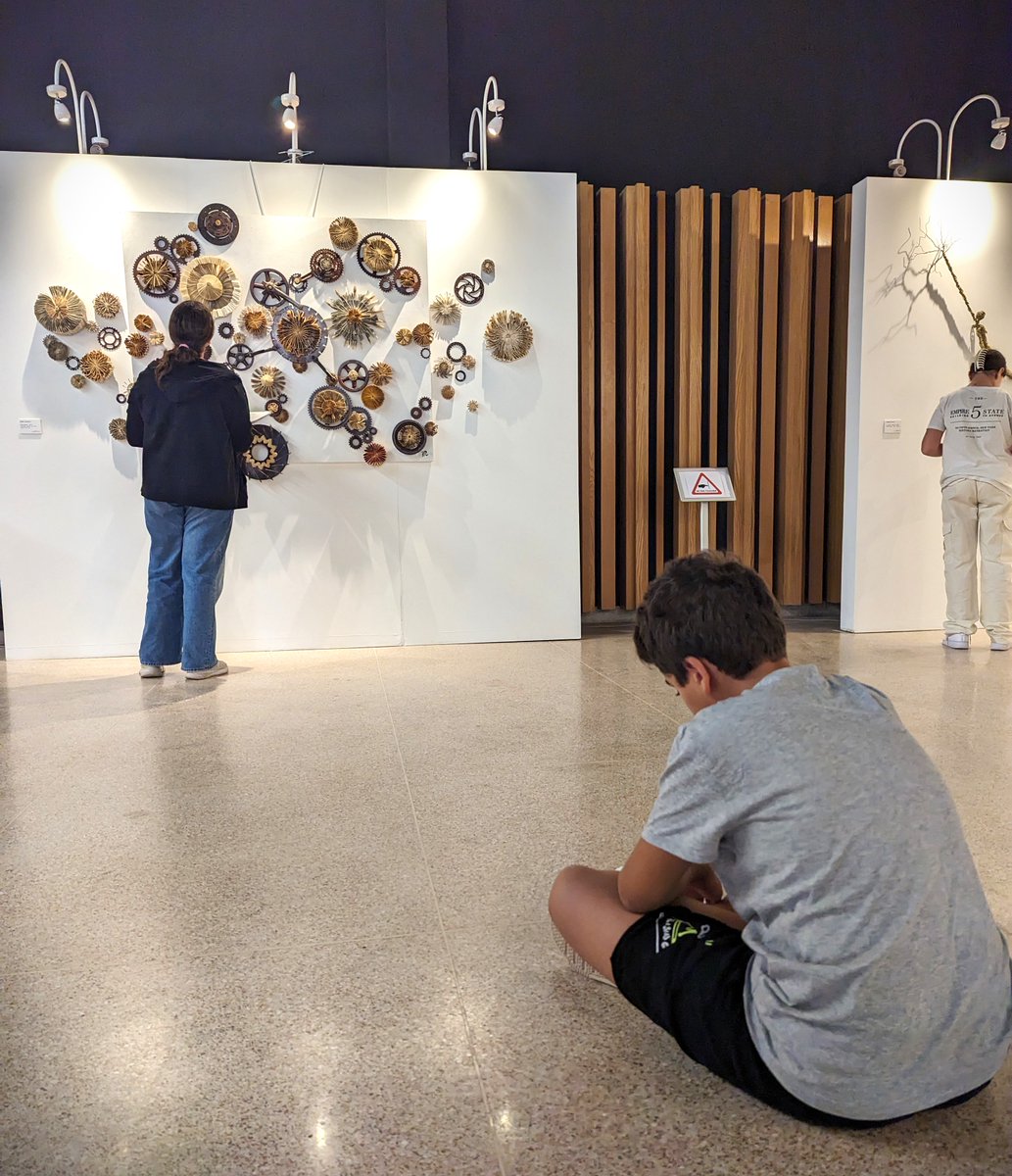 lvhmarrakech's tweet photo. [EXPOSITION] Dix artistes de la scène contemporaine #marocaine expose actuellement au @lvhmarrakech dans le cadre du dispositif #pARTcours. Laquelle exposition sera ouverte au grand public les samedis 8 et 15 avril. De 10h à 12h. Venez, l'entrée est libre ! @aefeinfo #efm #maroc https://t.co/0dTKI3aCiD