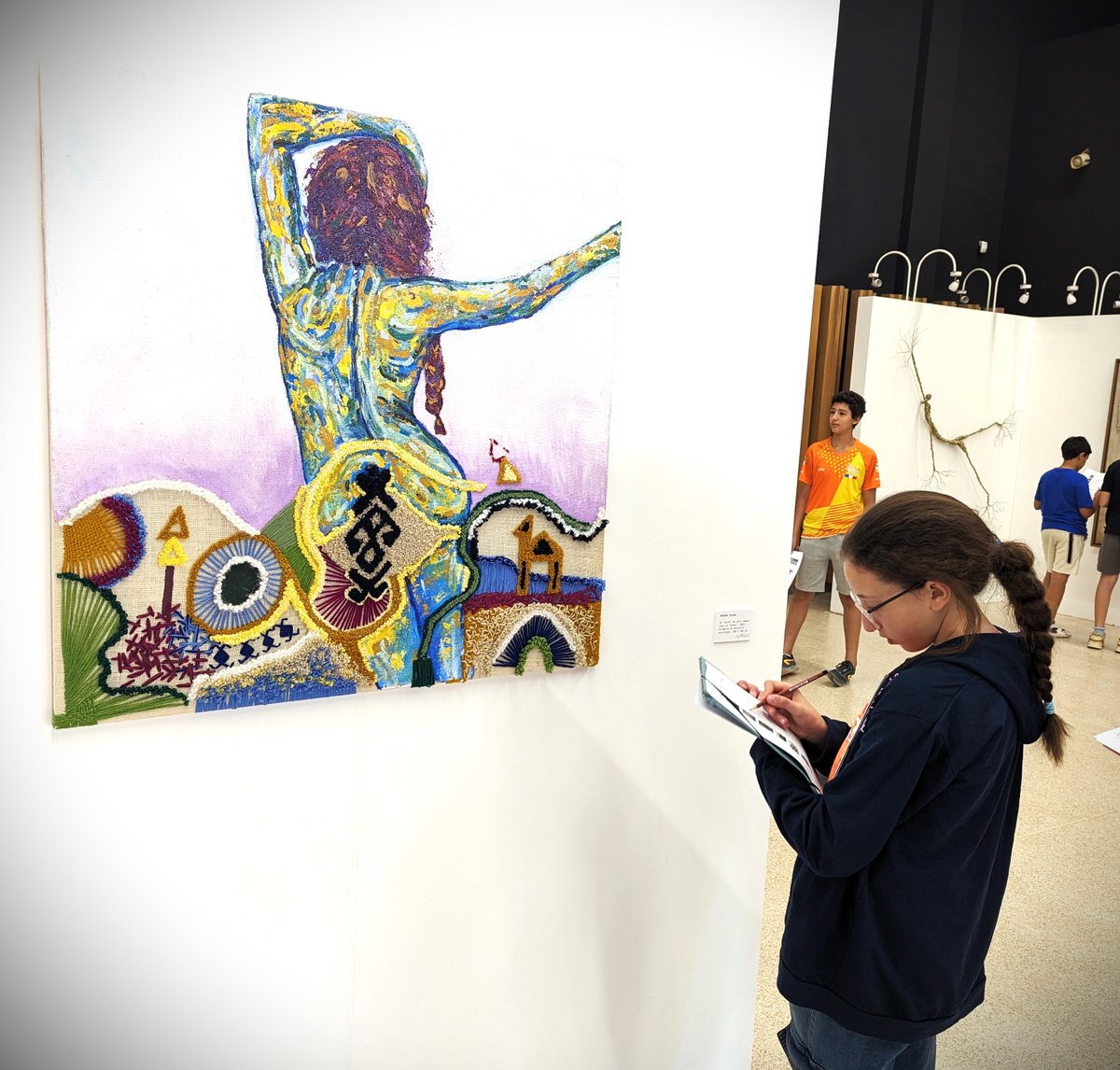 lvhmarrakech's tweet photo. [EXPOSITION] Dix artistes de la scène contemporaine #marocaine expose actuellement au @lvhmarrakech dans le cadre du dispositif #pARTcours. Laquelle exposition sera ouverte au grand public les samedis 8 et 15 avril. De 10h à 12h. Venez, l'entrée est libre ! @aefeinfo #efm #maroc https://t.co/0dTKI3aCiD