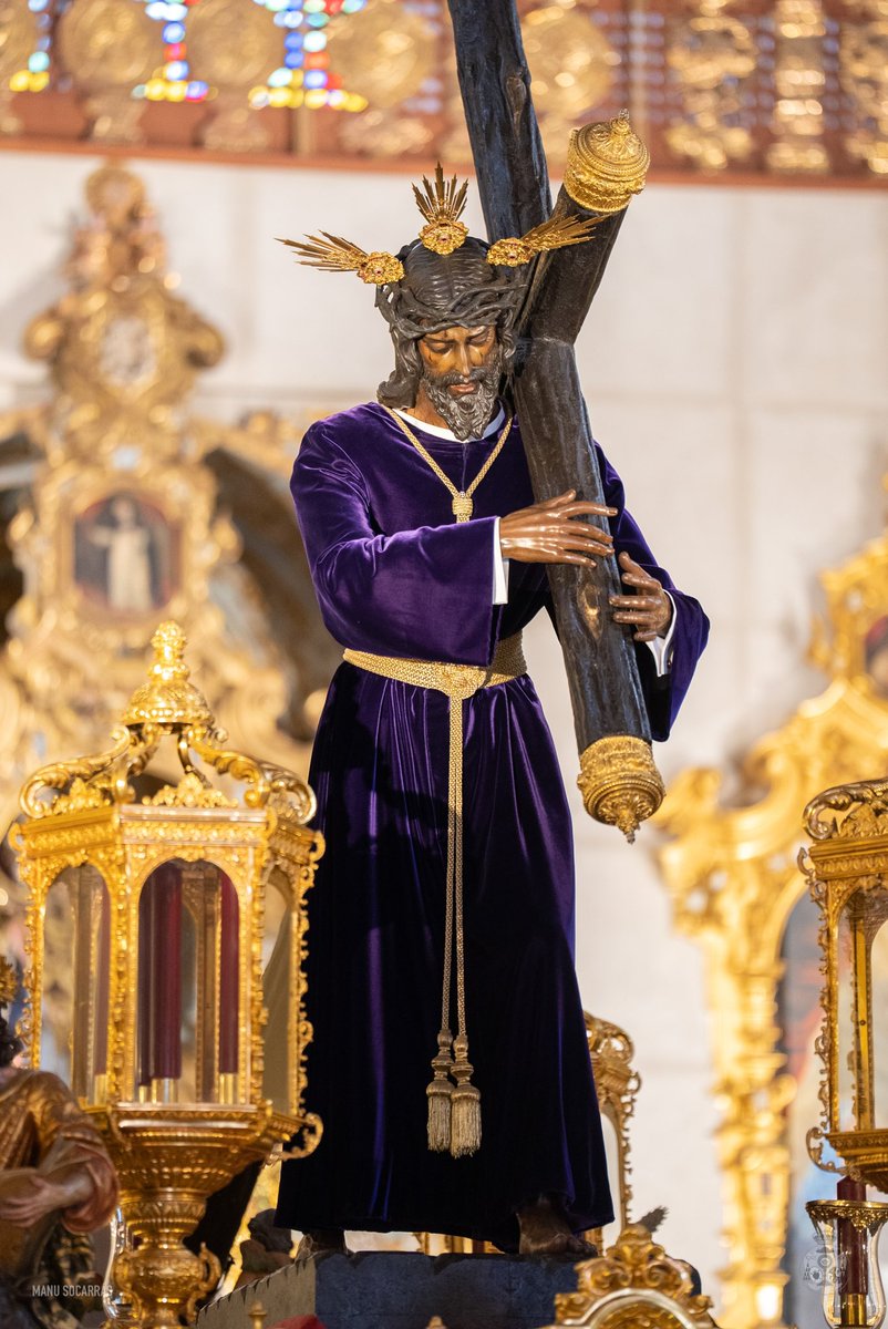Hdad_LosGitanos's tweet photo. En nuestro Santuario poco a poco todo va tomando forma para vivir la #MadrugáGitana23.
Hoy Nuestro Padre Jesús de la Salud amanece en su paso con su túnica lisa de terciopelo morado de seda.

#SaludyAngustias . https://t.co/DZT6ckH1B1