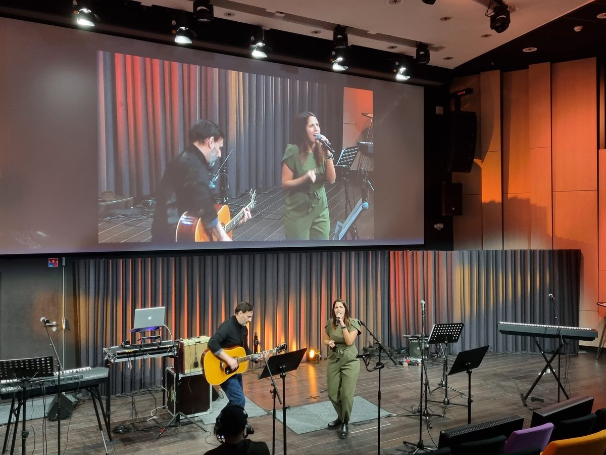 And the beat goes on
#scenemusicale#lifeatorange