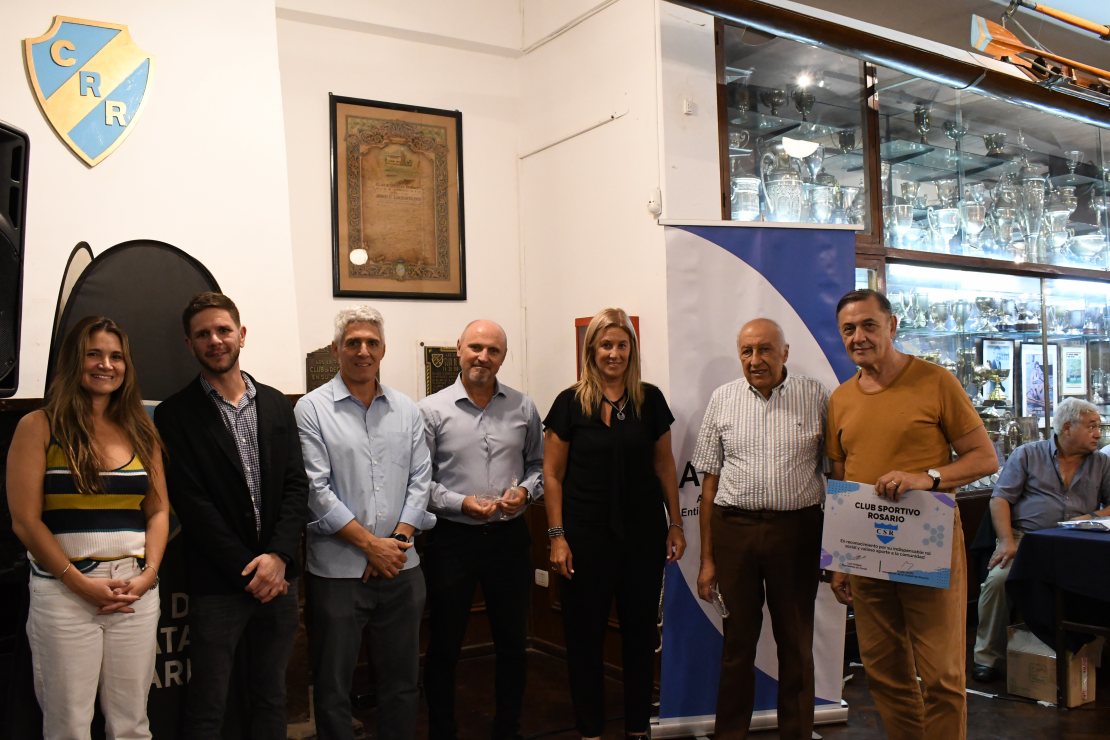 SavinoGabriel's tweet photo. Los clubes son organizaciones que fortalecen a la comunidad. Por eso recocer y apoyar sus acciones deben estar siempre en la agenda pública. Felicitaciones a #AREDA por está iniciativa. https://t.co/l0EljMI5NI