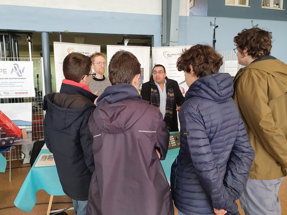 cmqpmica's tweet photo. 🚀 Forum #TECHNORIENTATION Les jeunes sont au rendez-vous pour ce 1er Forum dédié aux #métiers et #formations dans l'#industrie.
@Prefet08 @regiongrandest @VilledeCMz @08metropole @uimmca https://t.co/cATR9nrMh5
