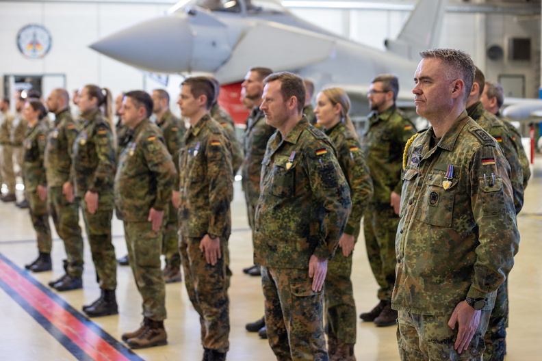 MoD_Estonia's tweet image. ✈️ Liebes 🇩🇪 @Team_Luftwaffe, vielen Dank für die tolle Arbeit, die ihr vom 🇪🇪 Luftwaffenstützpunkt #Ämari geleistet habt. Wir wünschen euch eine angenehme Reise in die Heimat, alles Gute für die Zukunft und auf Wiedersehen in #Estland!

#WeAreNATO #StrongerTogether