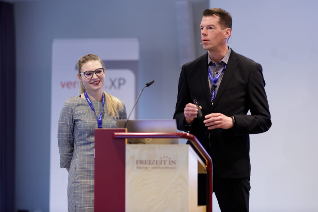 Auf der diesjährigen verinice.XP waren unser Kollege Björn Lemberg und unsere Kollegin Ann-Kathrin Udvary vor Ort mit dabei. Sie hatten keine Gelegenheit die Veranstaltung zu besuchen? Die Vorträge der Konferenz sind jetzt auch online verfügbar.

secuvera.de/aktuelles/vort…