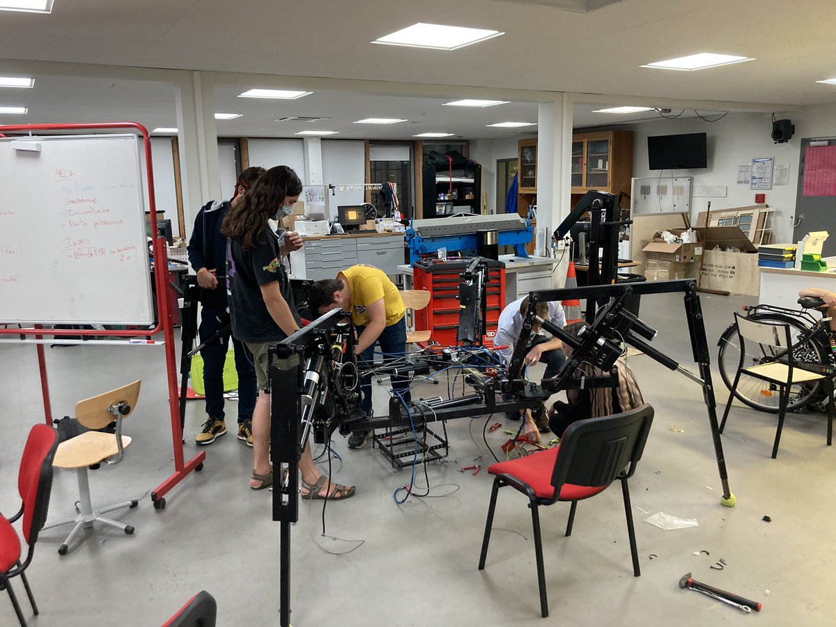 EirlabCommunity's tweet image. J-3 avant le week-end Megabot.
Des membres du #fablab de l’@ENSEIRBMATMECA vont consacrer leur week-end à travailler sur ce robot quadrupède de 2.5m d’envergure afin d’en améliorer les performances !
Retour en image de l’édition précédente ➡️ youtube.com/watch?v=MSpdxj…
@RoboCup2023