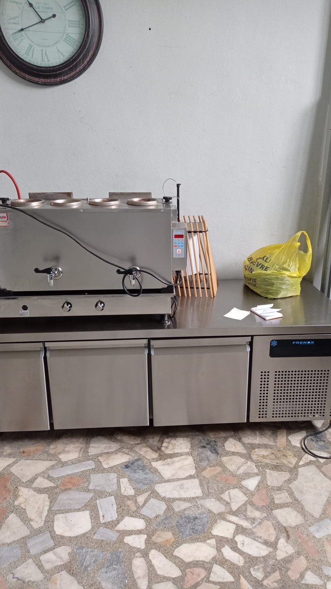 KonacMustafa's tweet photo. 2. El lokanta cafe restoran malzemelerinizi ederinde alıyoruz. Bize Ulaşın: 0534 724 62 62 https://t.co/S2wHjaMFQ1 #ikinciel #ikinciellokanta #ikinciellokantamalzemesi #ikinciellokantamalzemeleri #ikincielalınır #ikincielkrom #ikincielrestoran #ikincielrestoranmalzemesi https://t.co/OFxuPry2Xn