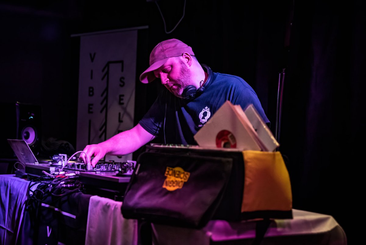 VIBESelect's tweet photo. “Thank U everyone who came out 2 party in Stockholm last night - was so much fun. Big thank u 2 @VIBESelect &amp; Hilma 4 having me and gr8 2 meet T-Bird 2. Had 2 represent 4 Fredrik Red Astaire Lager… until next time!” #djmrthing #45s #hiphop #funk #soul #vibeselect #stockholm https://t.co/yHAyjjmpYb