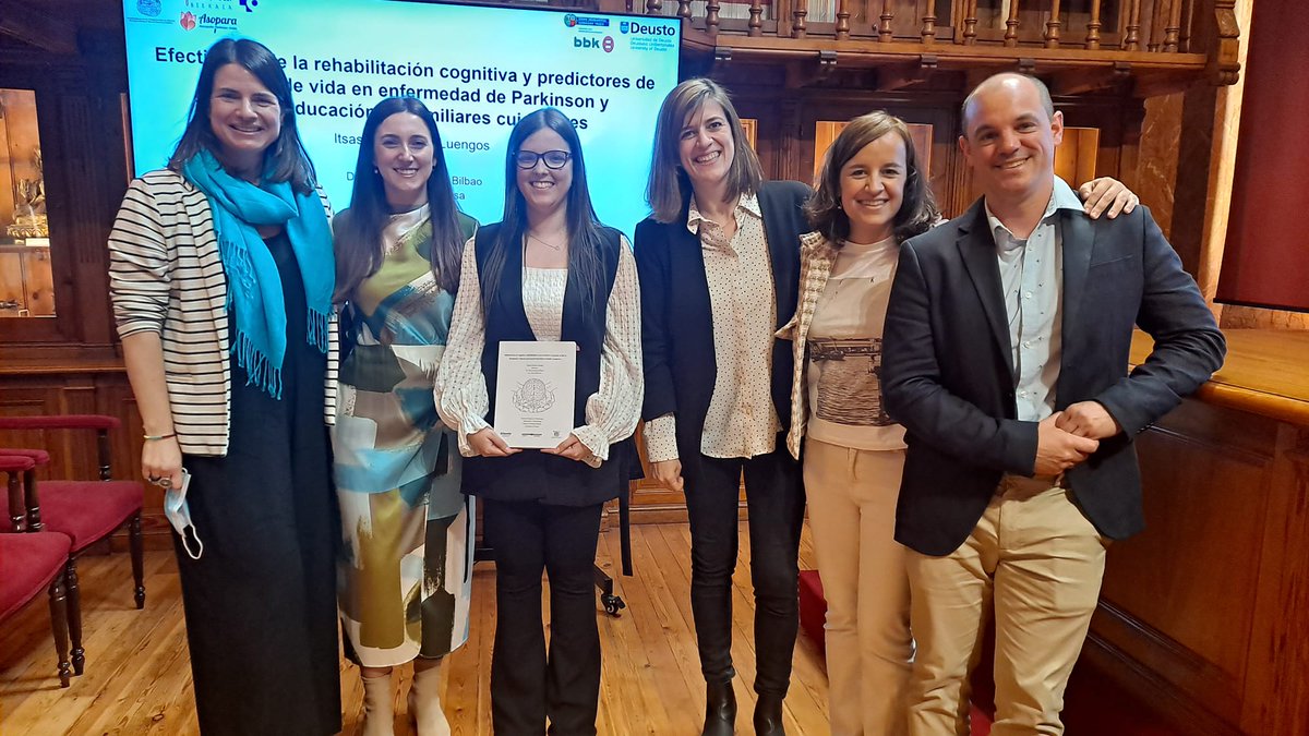 deustoNeuroLab's tweet photo. Zorionak a la Dra.  @itsasnesanchez1  por su fantástica defensa de #tesisdoctoral, superada con creces!  Una merecidísima recompensa a su gran trabajo y constancia. 

Felicidades! Zorionak! Congratulations! https://t.co/ky17R8qwyc