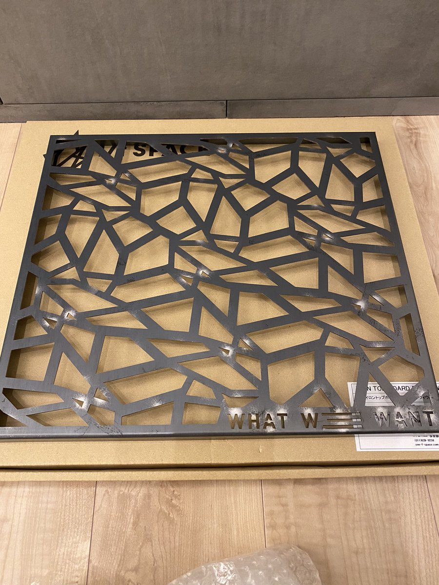 AND_ME_CAMP's tweet photo. すぐ乗るネコ🤣
IRON TOP BOARD FOR WWW❗️
これでSとLが揃いました😚
問題だった持ち運びはキャンピングムーンのケースにピッタリ収納で解決✌️
#WHATWEWANT
#1fSPACE https://t.co/gLUjOnHSlv