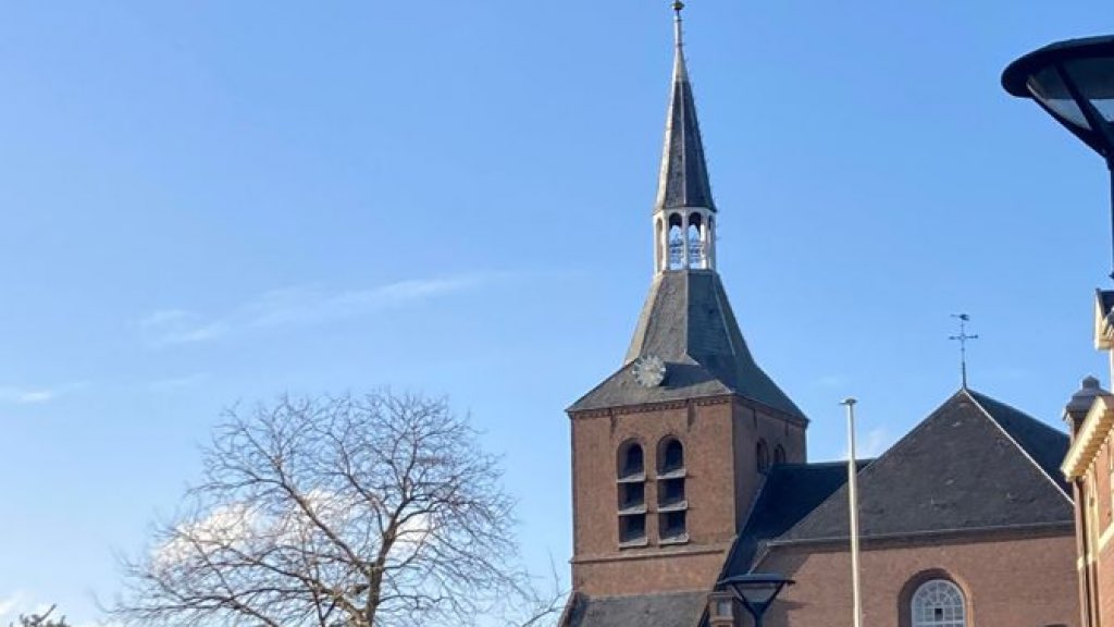 Aankomende zondag, 1e paasdag, hopen muzikanten van Concordia weer paasliederen te spelen vanaf de kerktoren! Zet dus rond 8 uur ‘s ochtends uw raam open! locomediagroep.nl/41251-muzikant…