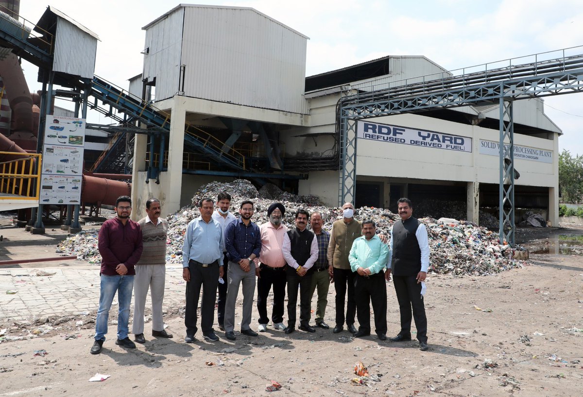SwachhBharatGov's tweet photo. As a part of the #SwachhYatra, a team from Jammu and Kashmir visited the city of Chandigarh to adopt the best #SwachhPractices undertaken by the city. #Swachhotsav promotes sustainable #SwachhActivities to enhance the vision of #GarbageFreeCities. https://t.co/FFyMIgN3i8