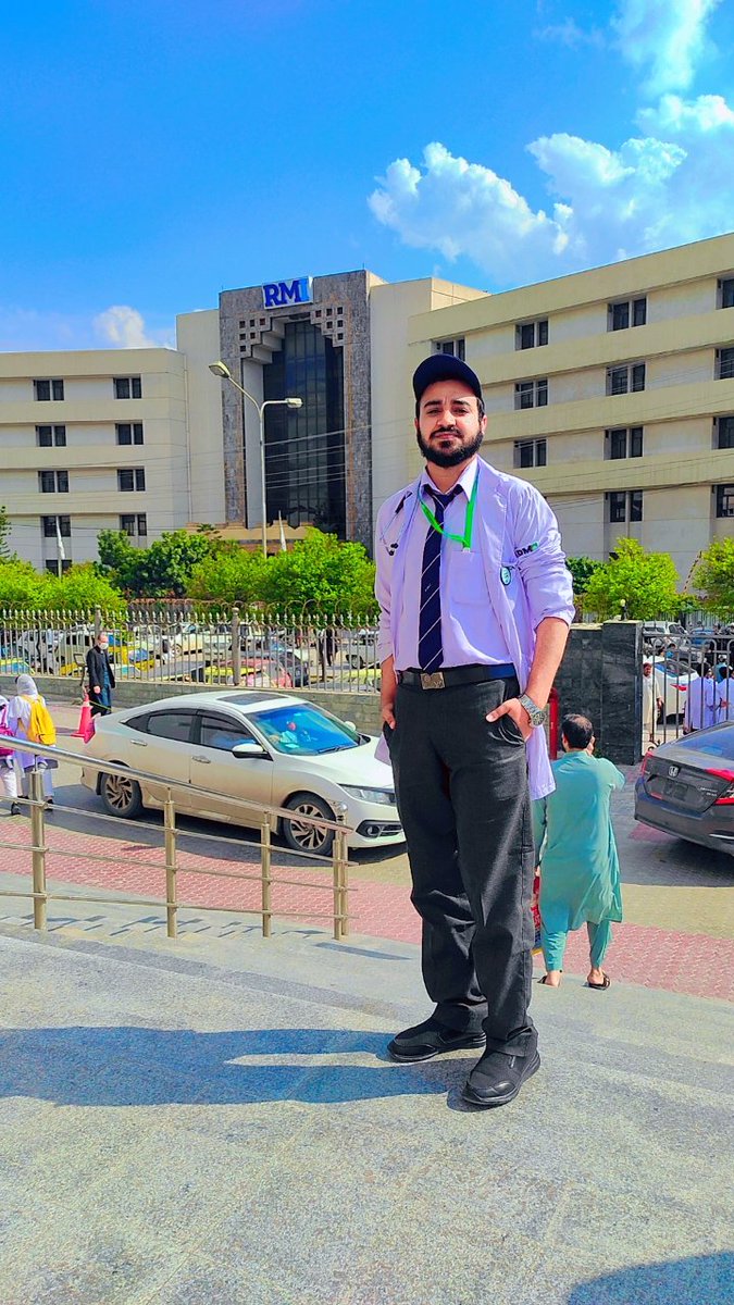 DrShamsUlArifin's tweet photo. ALHUMDDULLILLAH 🤗❤
Finally MBBS comes to an end
A journey which started on 1-11-2017 and end on 4-4-2023
Very emotionall 😭
its been 5 years roller coaster
#MBBS #RMI #PSHAWAR https://t.co/Z1mEia6Smr