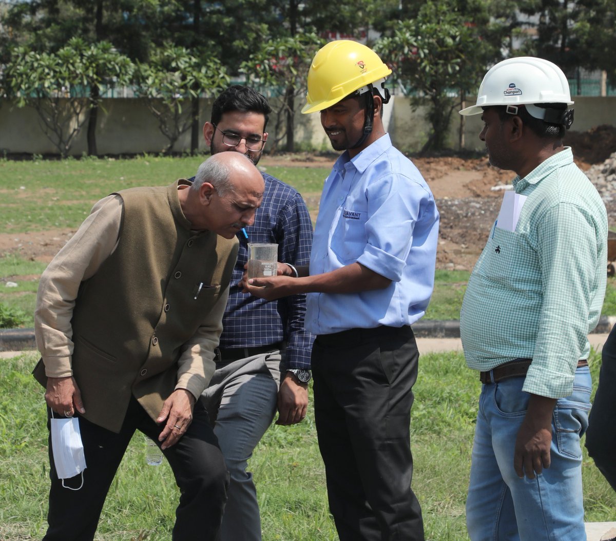 SwachhBharatGov's tweet photo. As a part of the #SwachhYatra, a team from Jammu and Kashmir visited the city of Chandigarh to adopt the best #SwachhPractices undertaken by the city. #Swachhotsav promotes sustainable #SwachhActivities to enhance the vision of #GarbageFreeCities. https://t.co/FFyMIgN3i8
