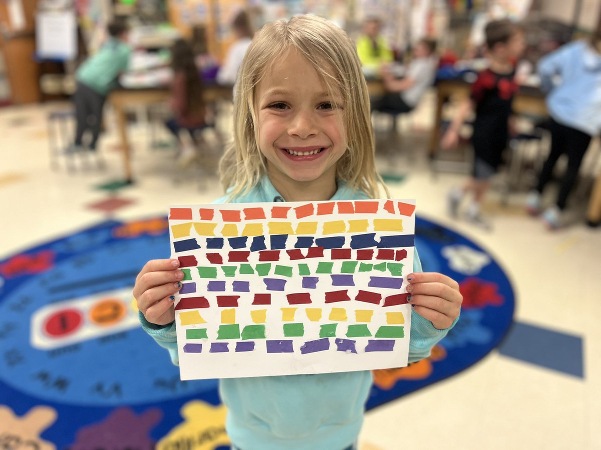 NDESARTROOM's tweet photo. My @NorthDearborn kindergarten students have been creating these beautiful #AlmaWoodseyThomas #collages Its been sticky but oh so fun! #SDLearningToLead #artsmart https://t.co/pSZwsV1xsA