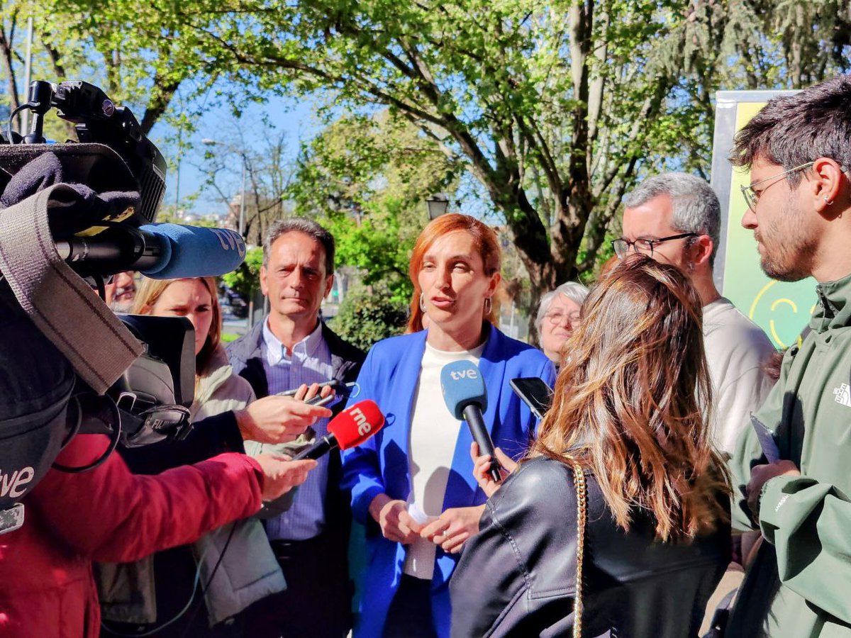 jlnietobueno's tweet photo. Te imaginas que en Madrid se instalase un sistema de deposito, devolución y retorno?
Seguro que mejoraría la limpieza de nuestras calles.
Hoy @MasMadridCiudad y @MasMadrid__ hemos presentado como funcionaría esta propuesta.
Lo haremos a partir del #28Mayo https://t.co/jx1n7S0Nqw