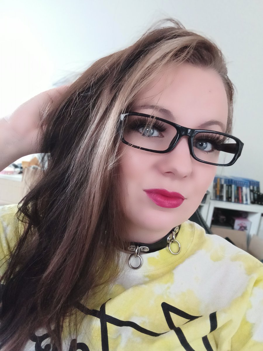 AshleyMerwinFun's tweet photo. HEY 👋 What are you up to today? 🙃 xx

#collaredgirl #collaredsubmisive #collaredsubmissive #collaredsub #hotnerdygirls #goofyfun #kinkywomen https://t.co/ehoi1FxoDL