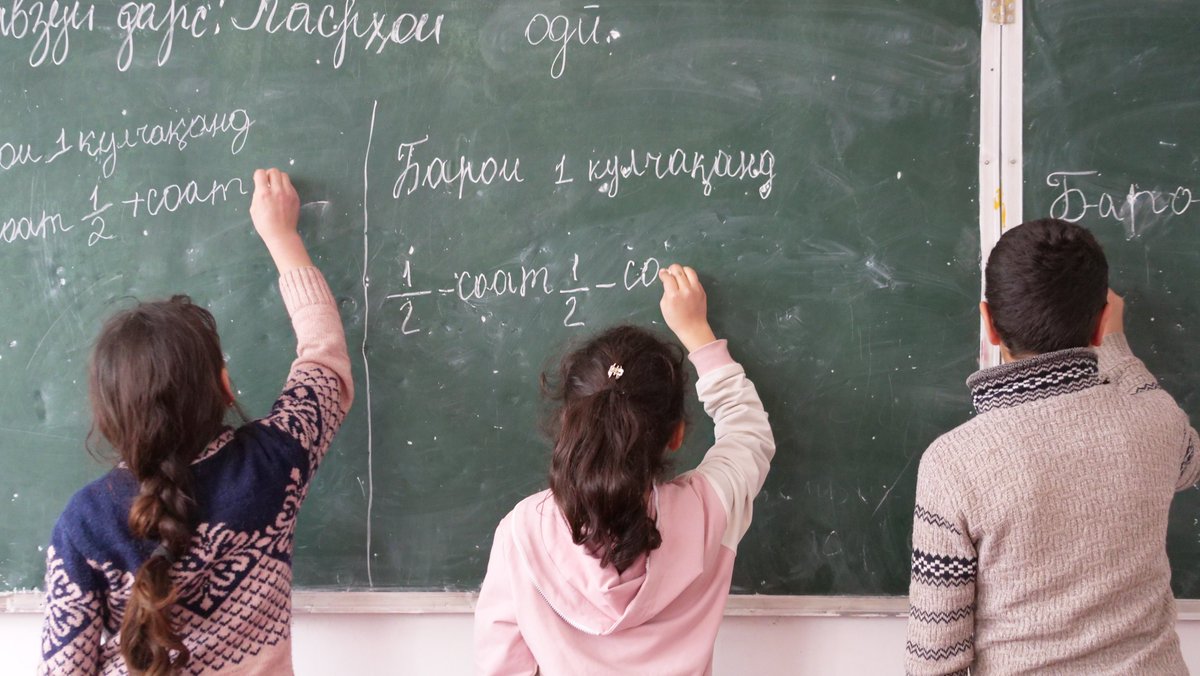 unicef_tjk's tweet photo. When children #learn, they build competencies that help them grow #confident &amp; #resilient.

@UNICEFTajik is working to implement the #CompetencyBasedEducation, which aligns core competencies w/ children's needs, while addressing vulnerabilities faced along their learning journey. https://t.co/VJMddZio8Z