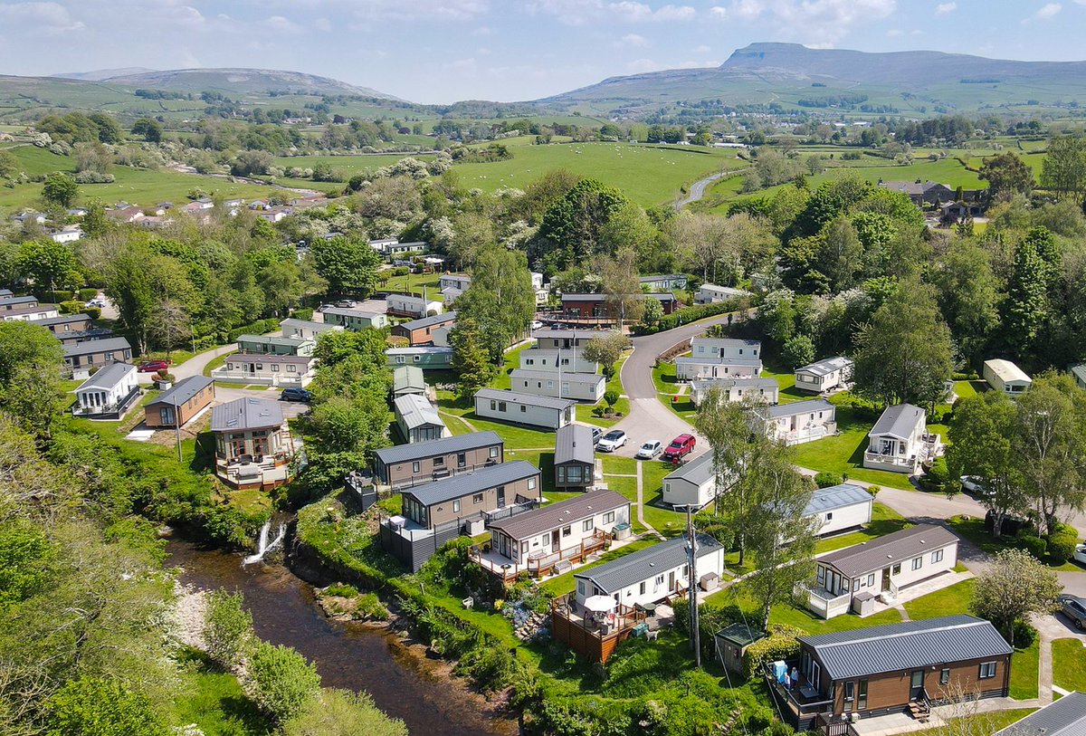 Colliers_UK's tweet photo. 🏞 Our Parks team, on behalf of Leisure Resorts, has sold Rivers Edge Park, a five-star holiday home park with 190 pitches, bar and restaurant in the Yorkshire Dales.
Read more about the sale here ➡ https://t.co/4Hi4l2K3nu
#Colliers #Parksteam #leisureparks https://t.co/0niUfYLjLE
