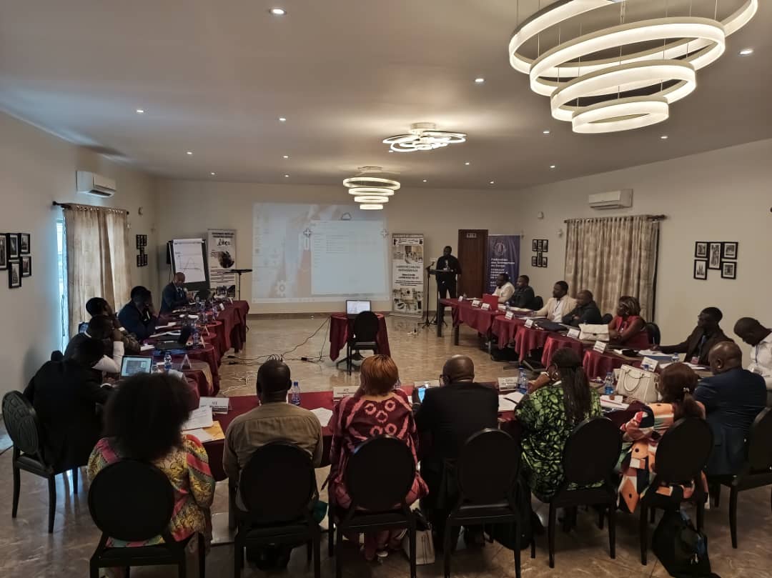 giz_drcongo's tweet image. Avec l'appui de la @giz_drcongo via le projet DISM II, le bureau d’études #EWES a organisé la seconde session de renforcement des capacités des inspecteurs et agents de la l’ #ACE, #DPEM et #FNPSS sur les obligations environnementales et sociales du secteur minier. @Allemagne_RDC