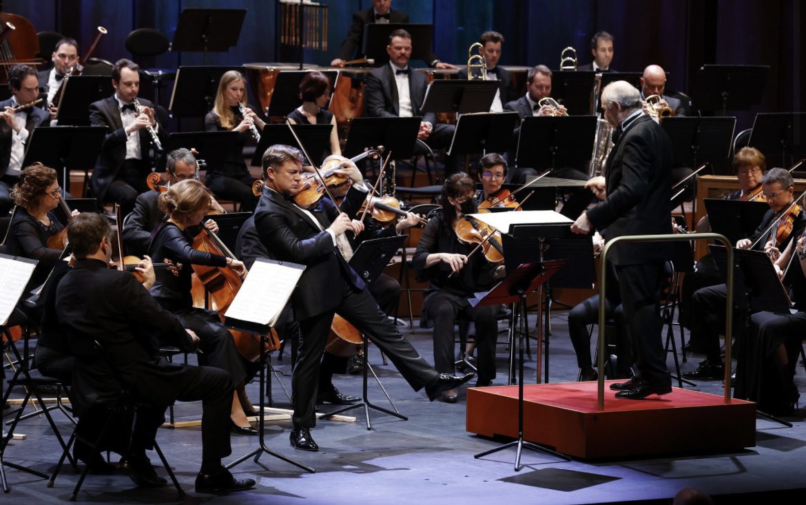 Renaud Capuçon (@rcapucon) on Twitter photo Bonheur immense de rejouer avec les merveilleux musiciens du Budapest Festival Orchestra dirigés par Ivan Fischer au <a href="/FestivalPaques/">Festival de Pâques</a> Bonheur immense de rejouer avec les merveilleux musiciens du Budapest Festival Orchestra dirigés par Ivan Fischer au <a href="/FestivalPaques/">Festival de Pâques</a>
