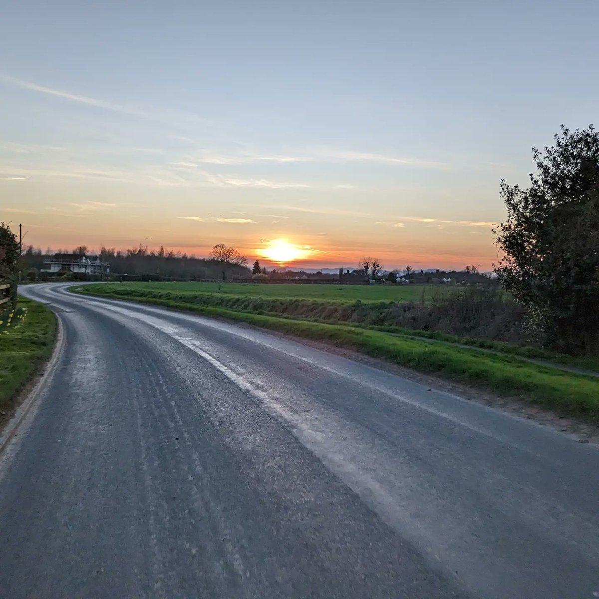 Russ_Rides's tweet photo. @helengoth @ScimitarShop I had a nice loop round Bredon yesterday evening after work lovely clear skies https://t.co/yT90CCEMOf