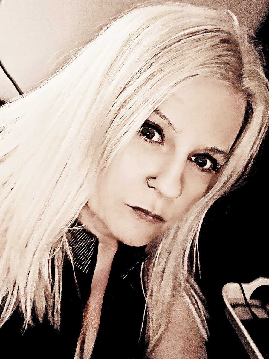 SaffireHaze's tweet photo. #tuesdayvibe #feelingstrong #MumFirst #TheHearthWitch #FollowYourProcess #healthylifestyle #Vocalist #Nutrition2023 Being the one to depend upon is important. Good supplements and good nutrition are vital. Check for deficiency before you do anything. 🪻 https://t.co/Xan2VqY7JQ