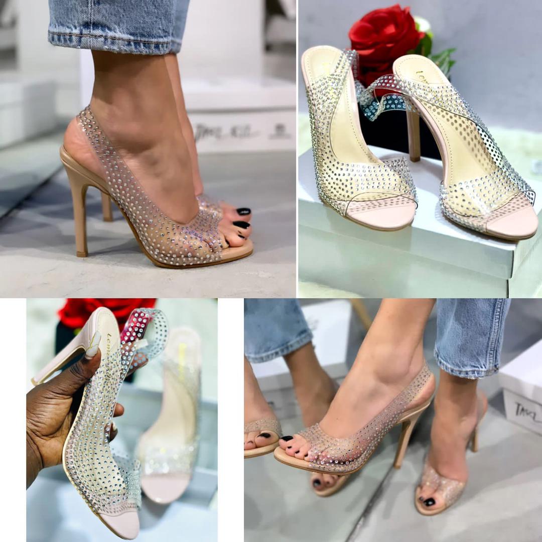 stcelinelagos's tweet photo. NEW IN, QUALITY 👠 🛍️💰
SIZE:37-42
PRICE:16,500
AVAILABLE FOR IMMEDIATE DELIVERY
P:S we do not own the rights to this video/picture/music
#stcelineshoes #stcelinebags
#bags #clothes #Davido #chioma
#blessingceo #SSandSE https://t.co/kInRzhgRmQ