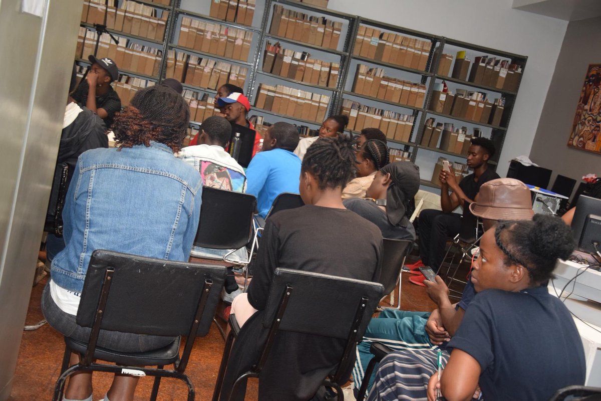 SAAPA_Zimbabwe's tweet photo. Thank you @NatGalleryZimb for inviting us to be part of the panel for the #HarareConversations in March. It was great to engage with art students and experts on the theme 'Towards a nation free from drug and substance abuse. #alcoholpolicy #publichealth #Zimbabwe https://t.co/LTCJQa5wkz