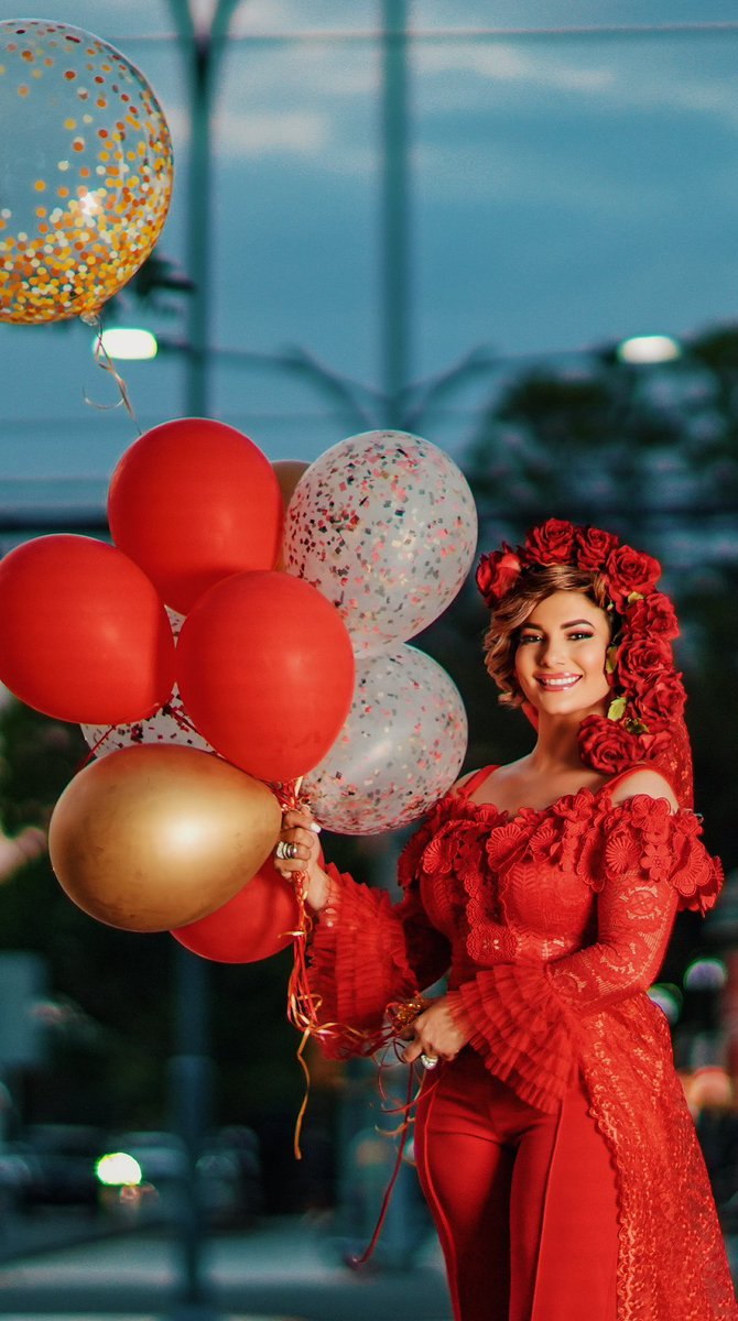 keylaReyna04's tweet photo. Hoy, al cumplir un año más de vida, le doy paso a mi Dios para que siempre guíe mis pasos, a la primavera, para que las flores florezcan, la esperanza, la fe, la felicidad ,el amor y la sabiduría. Agradecida de mi familia , mis amigos y toda esa gente hermosa que está ahí, día a día, para impulsarme a seguir avanzando.

Que la  primavera siempre esté en cada uno de nosotros para que juntos veamos los jardines llenarse de flores y colores, que la alegría de saber que hay un mañana, sea el arcoiris 🌈 de todos. #KeylaReyna🇩🇴 #Primavera2023 #Abril2023 #FelizMartesATodos