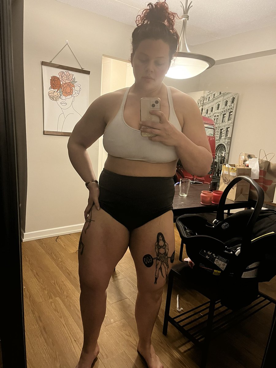 musclegoddessss's tweet photo. Soooooo close to 30k! Retweet this if you want your head between my legs and help me get there ♥️ https://t.co/hGsQfhDfow