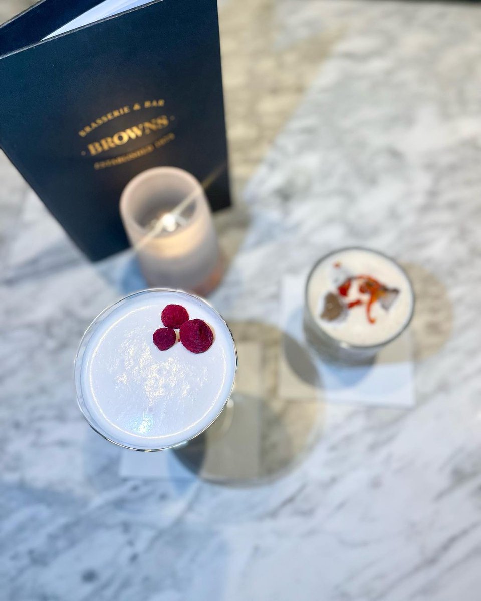 Easter cocktails for the weekend ahead! Come and join us for an extra sweet treat! 🍸🍹
#browns #easter #weekend #cocktails #pinksquirrel #spicedchocolate #bristol