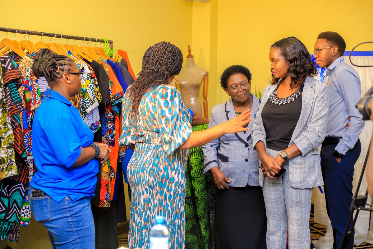 TanzaniaWomen's tweet photo. #fashionforchangePhaseII. She was blown away by the creativity, skill, and dedication on display. 👏🏽
Supported by @giz_gmbh Implemented by #BSfD @eacgiz
@U_Mahadi @EddaOtieno @GermanyTanzania @TBConlineTZ @ITVTANZANIA @dailynewstz @Nipashetz https://t.co/gRk4sss99S