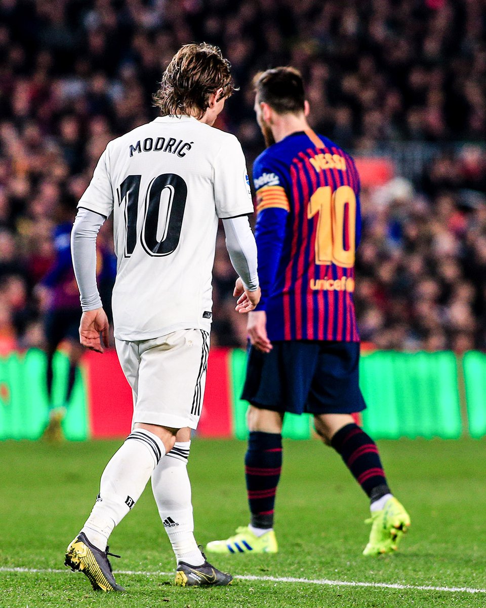 realmadriden's tweet photo. 🔵🔴 🆚 ⚪️⚪️
🔜 #ElClásico https://t.co/aE5uDjYWfZ
