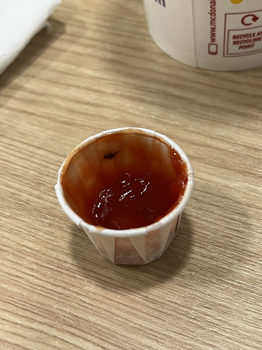 burgerlabsuk's tweet photo. @McDonaldsUK @McDonalds 
Been into one of your stores and found a bug in my ketchup!! No reply from support! This is absolutely disgusting! Are these conditions acceptable? https://t.co/3nM0ElFbLZ