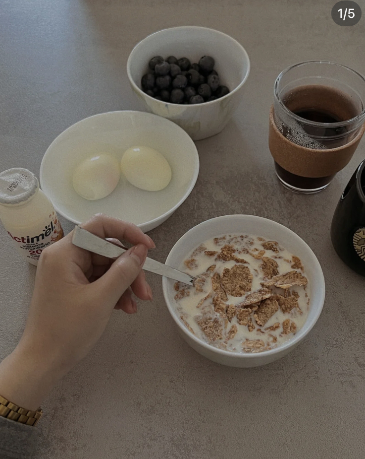 BeIIa_0369's tweet photo. Prepare yourself for breakfast and hope it's another good day https://t.co/1zAX4nFx4t